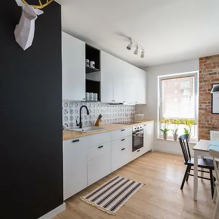 Chmielna Park Apartment